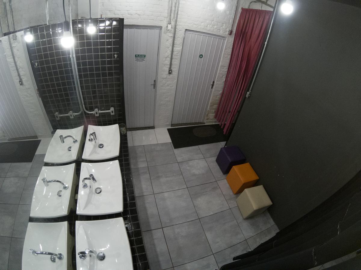Eco Box Hostel Florianopolis Exterior photo